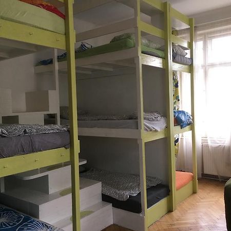 Chichilli Hostel Wien Exteriör bild