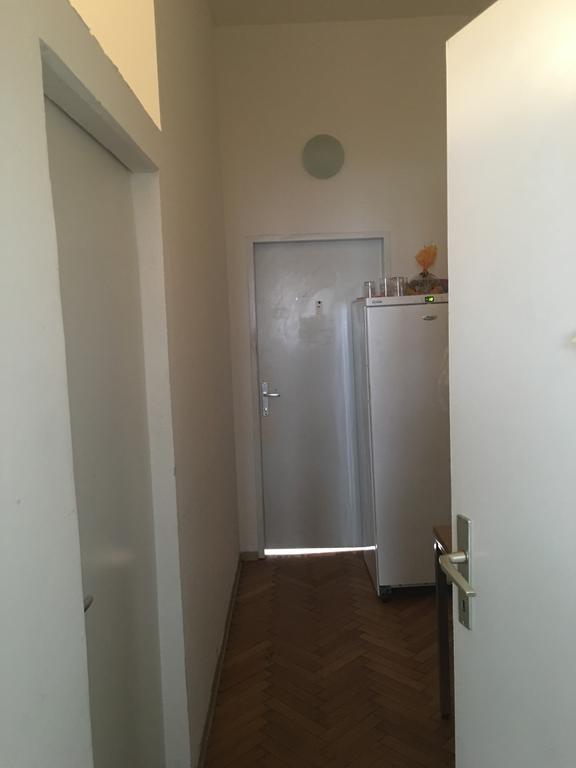 Chichilli Hostel Wien Exteriör bild