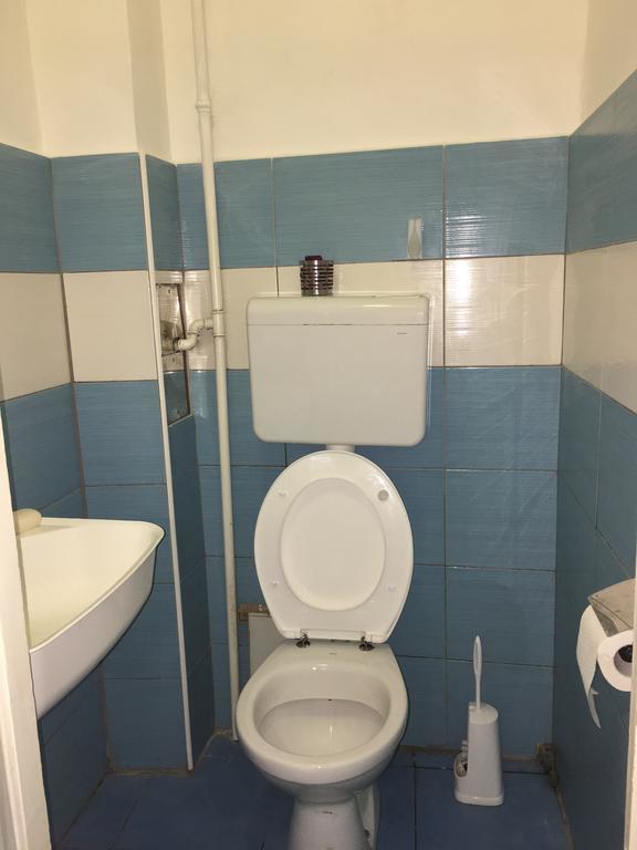 Chichilli Hostel Wien Exteriör bild