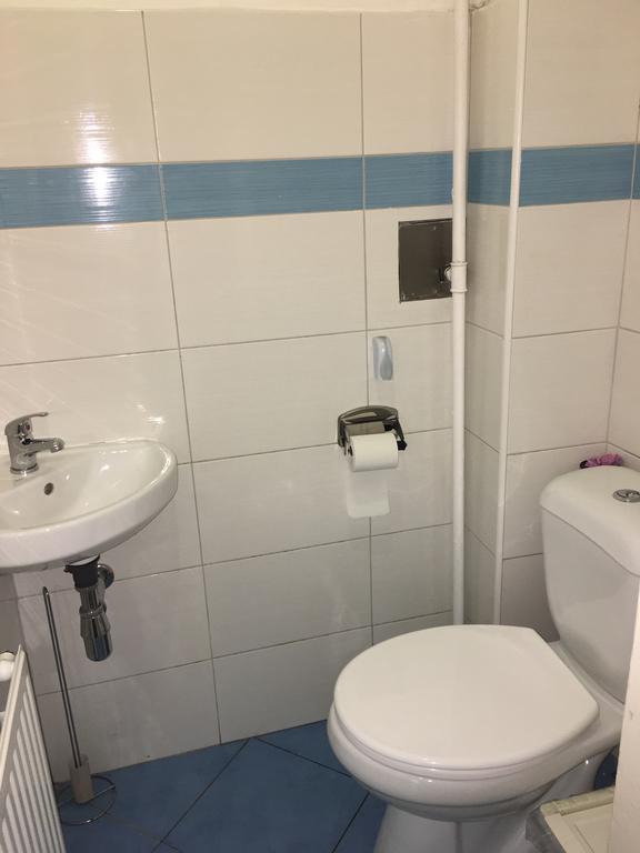 Chichilli Hostel Wien Exteriör bild