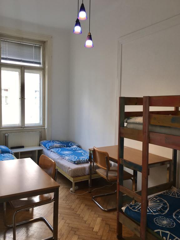 Chichilli Hostel Wien Exteriör bild