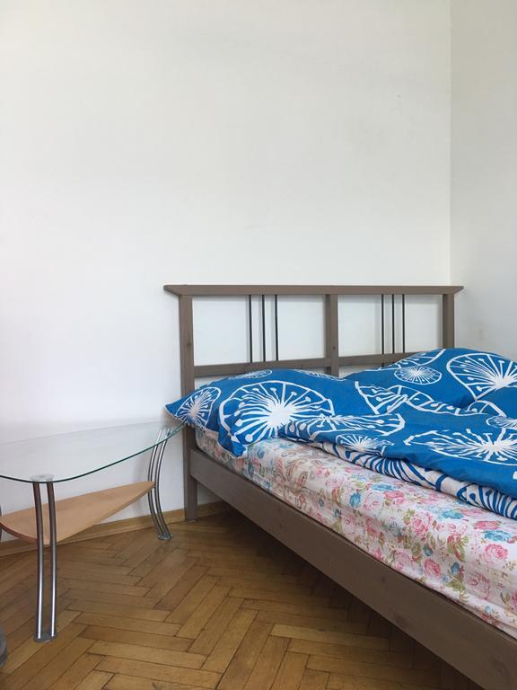 Chichilli Hostel Wien Exteriör bild